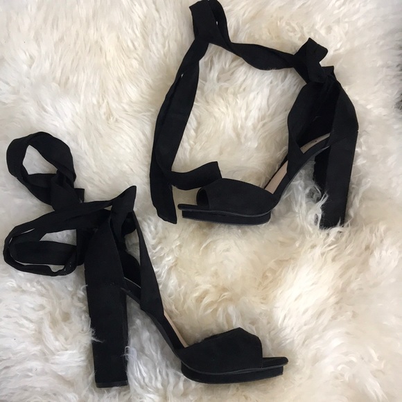 SOLD Lace up heels - Picture 5 of 5